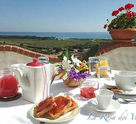 La Rosa Dei Venti Bed & Breakfast ลากาเลตตา ภายนอก รูปภาพ